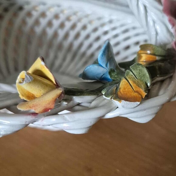 Vintage Capodimonte Style Ceramic Woven Basket of Flowers - Picture 3 of 10